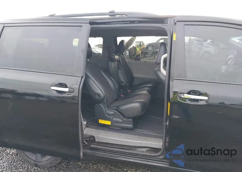 2013 Toyota Sienna Se 8 Passenger z USA, uszkodzony, nr VIN 5TDXK3DC8DS301634